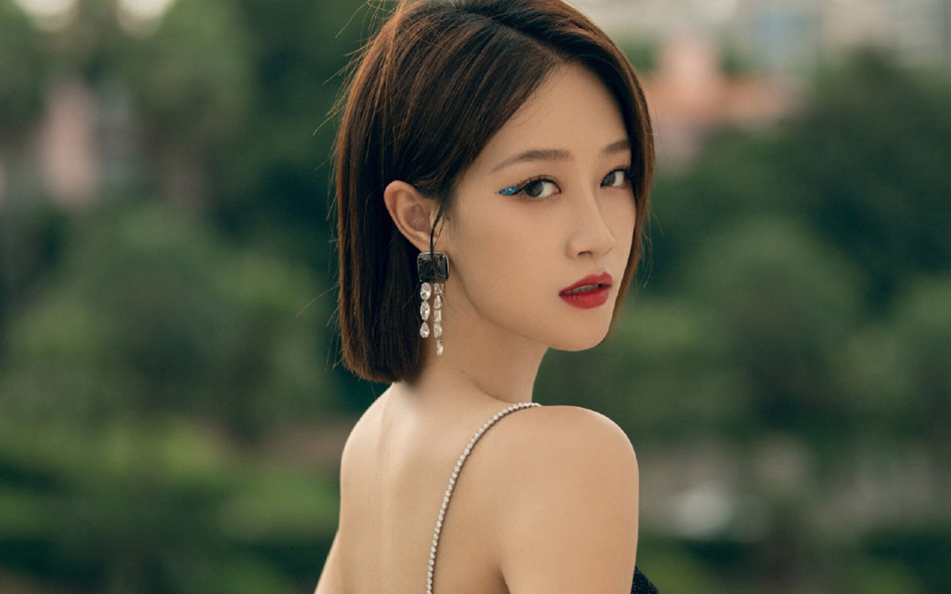 “法甲紧张追逐,排名变动频繁”,法甲的强队