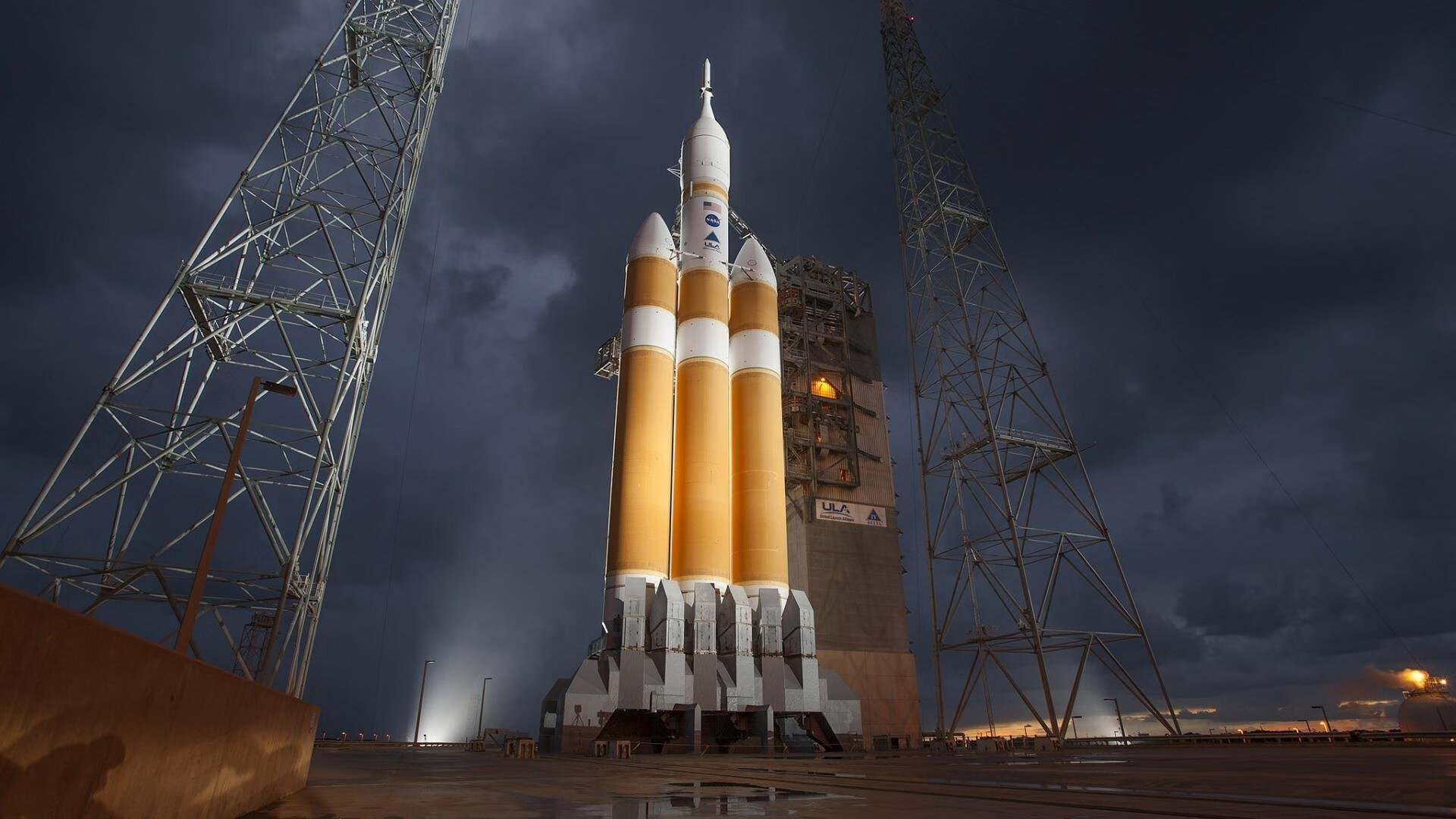 湖人球迷在洛杉矶举行万人游行庆祝晋级总决赛,湖人主场在洛杉矶哪里