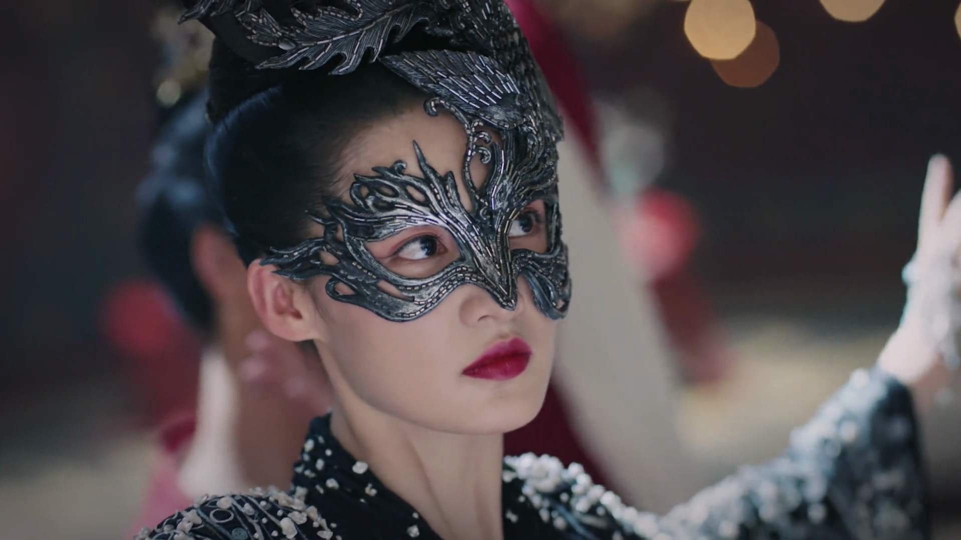 荷兰骑手 Janneke Boonzaaijer 在巴黎奥运会三项赛中获得第九名,展现出色表现。